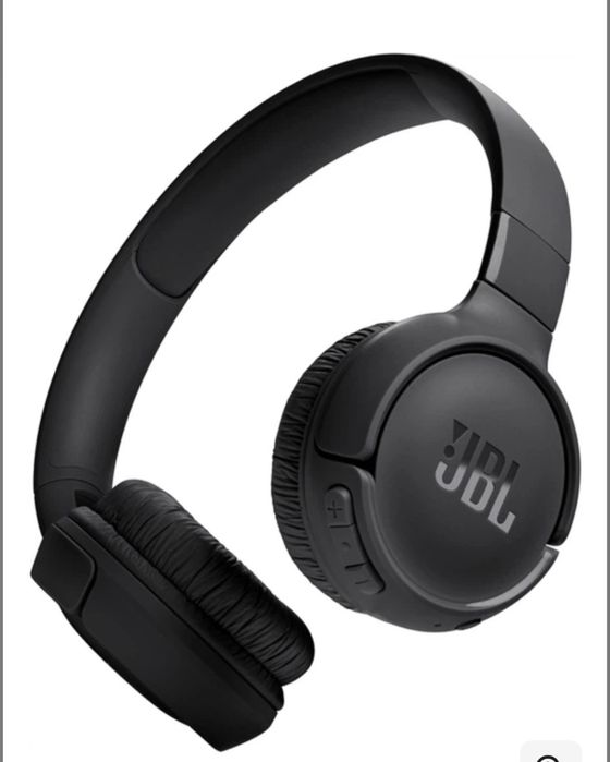 черные наушники jbl