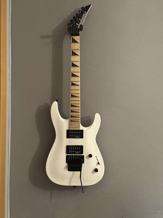 Jackson JS Series Dinky Arch Top JS32 DKA-M Snow White