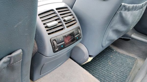 Mercedes-Benz E 270 W211 AMG (painel fotovoltaico panorâmico)