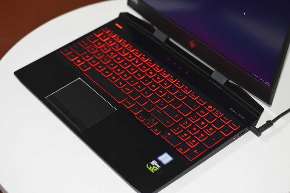 HP Omen 15 GTX 1050 4GB 16GB Ram NVME 512GB HDD 2TB