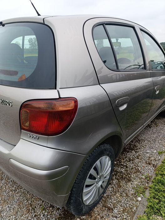 toyota yaris 1 silnik 1.0 drzwi skrzynia lampa maska tylny pas tyl
