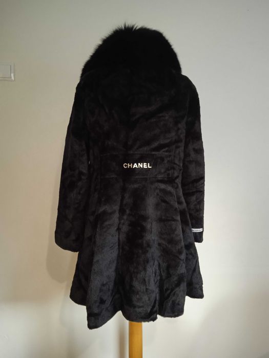 NOWY Elegancki płaszcz - wzór CHANEL z kołnierzem z lisa