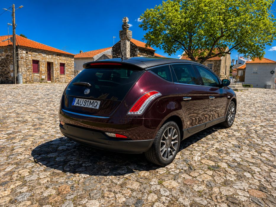 Lancia Delta 1.6 Multijet Argento - Full Extras -Teto Panorâmico