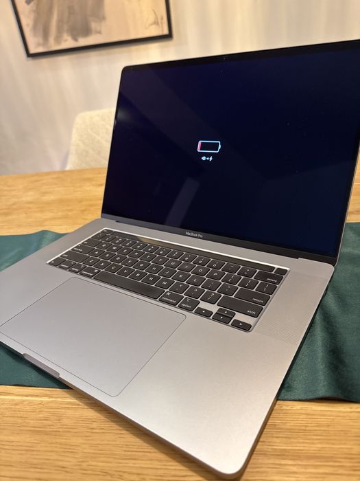 MACBOOK PRO| i9 |32GB | 512GB SSD | A2141| VAT