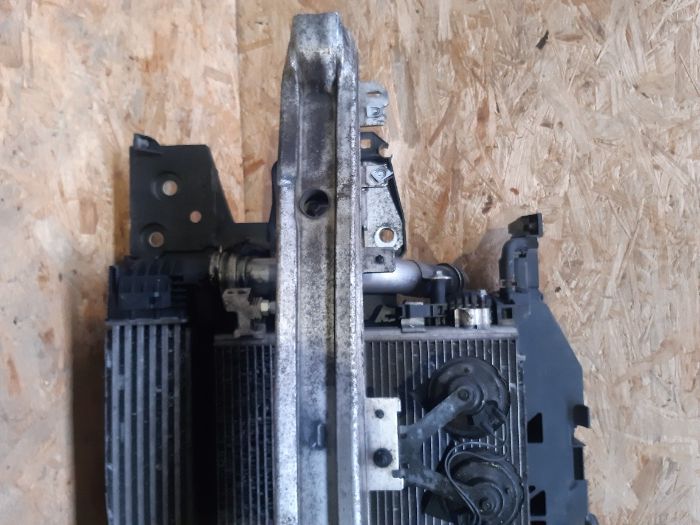 Chłodnica/ belka przednia Renault Scenic 3 2009r. diesel