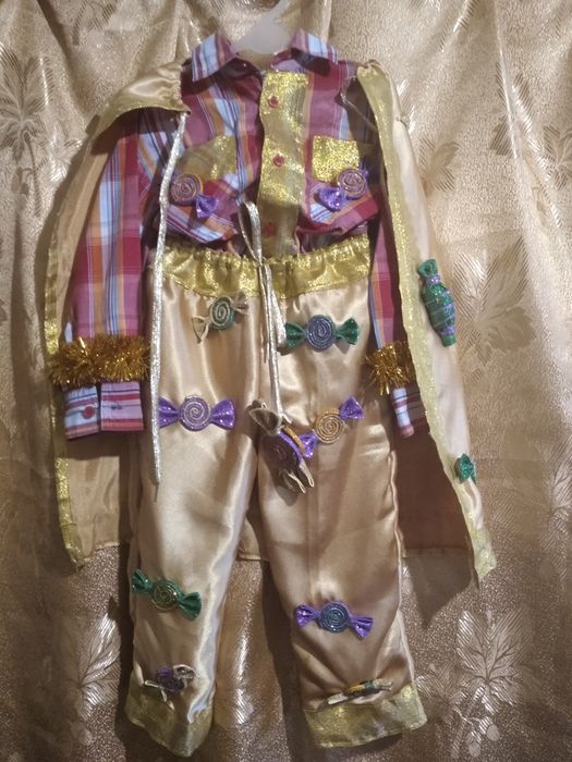 Карнавальный, новогодний костюм. Канфетка, принц, волшебник, сказочник