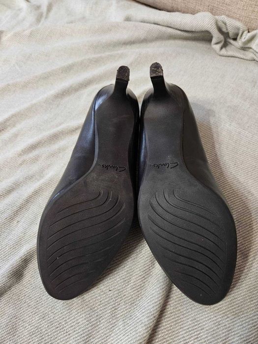 Czarne czółenka skórzane Clarks nowe rozmiar 37