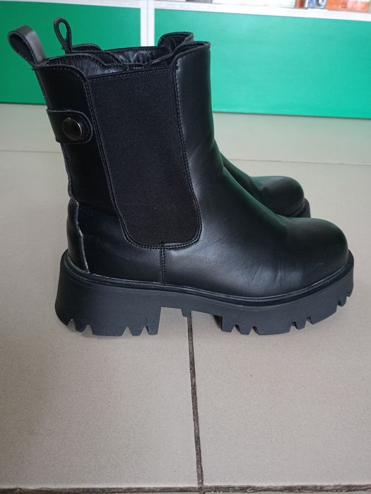 Продам шкіряні сапожки-челсі