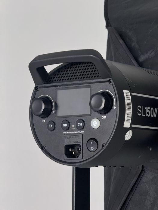 постійне світло Godox SL150W II