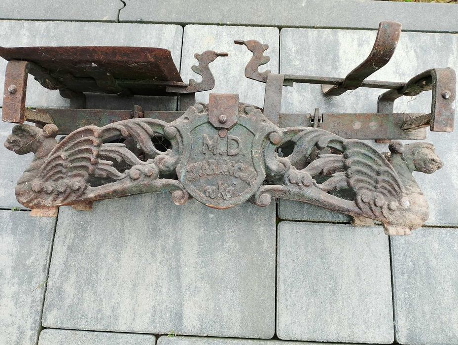 Stara zabytkowa waga