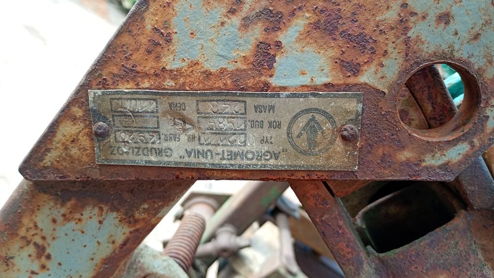 Продам плуги 2по30 3по30-2по30-4по30-4по25-5по25-2по25-3по25