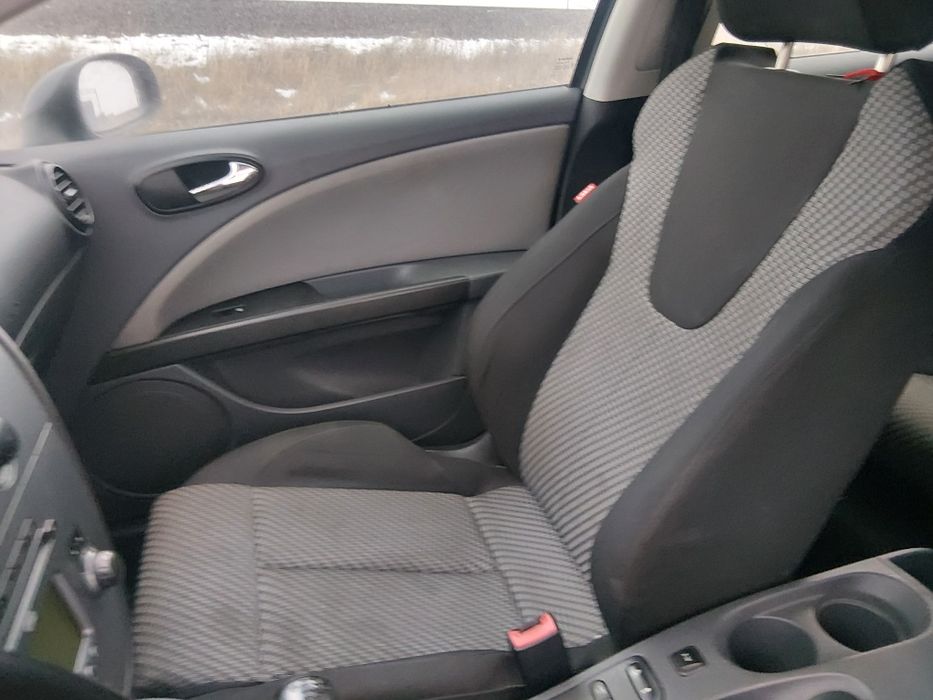 Seat leon II na części