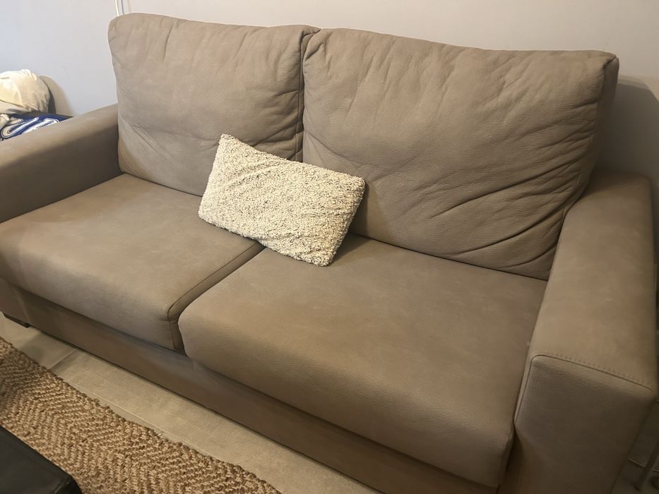 Sofá 3 lugares como novo