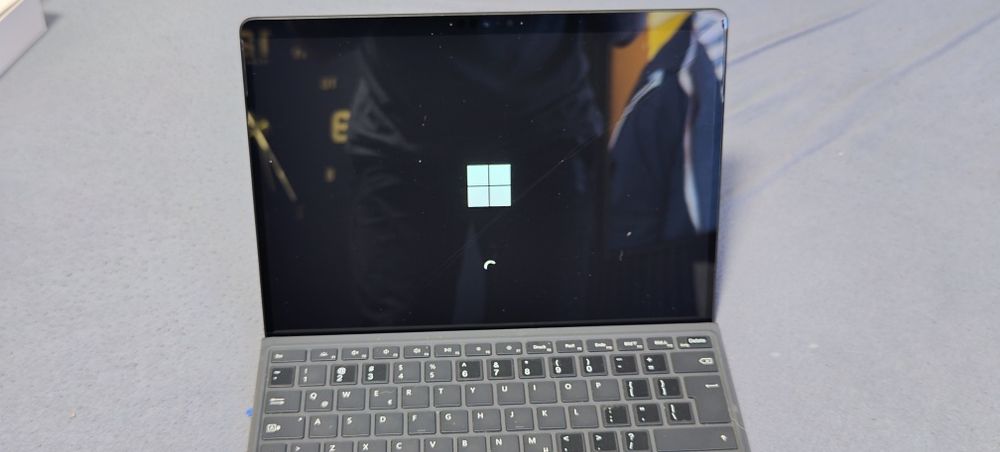 Laptop Microsoft Surface Snapdragon dysk 1 tb