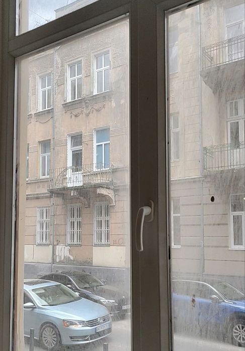 Миття вікон сезонне і після ремонту