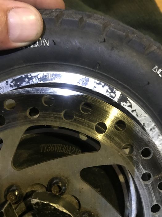 Продам електроскутер. Потребує ремонту