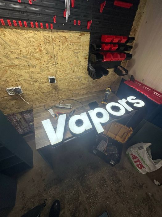 Ремонт світлових вивісок та LED | Львів