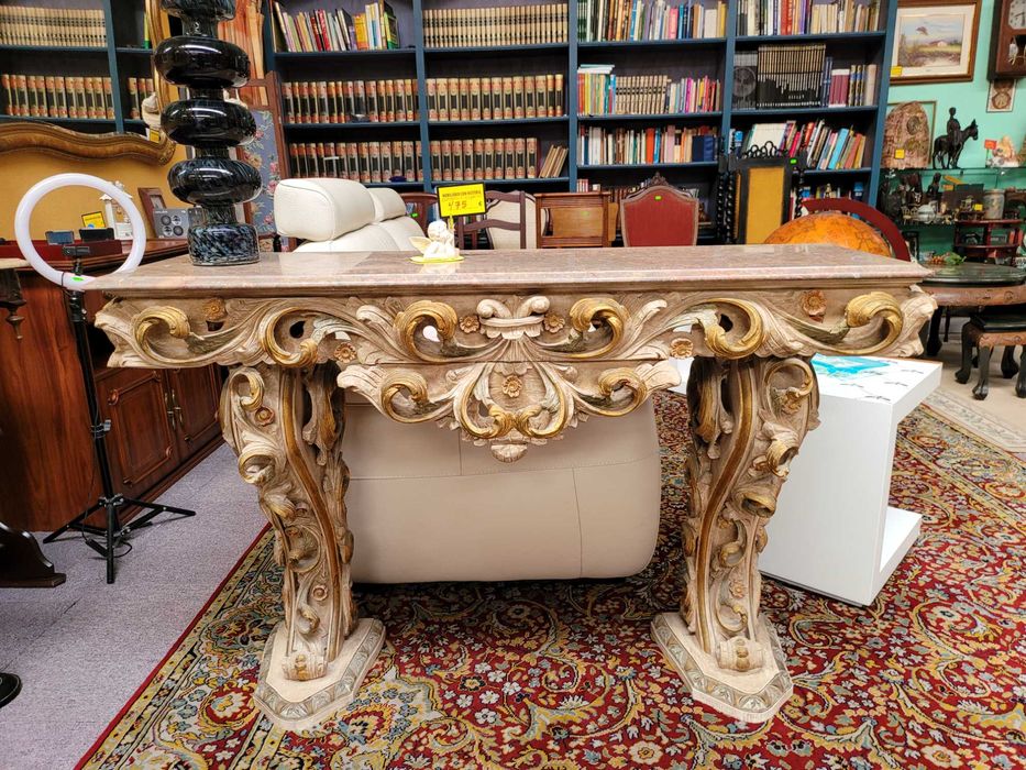 Excelente conjunto de consola em madeira trabalhada, tampo