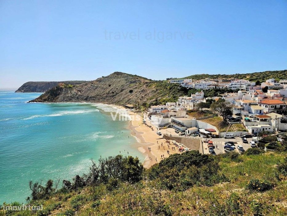 Empreendimento Turístico-Habitacional, primeira linha e com excelen...