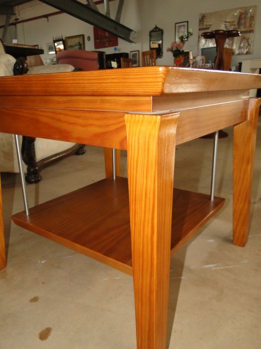 Mesa de centro em madeira maciça - óptimo estado