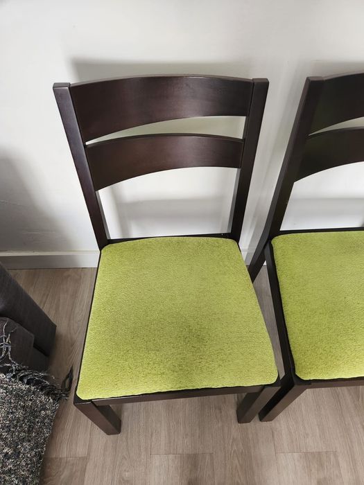 Mesa extensível com 4 cadeiras