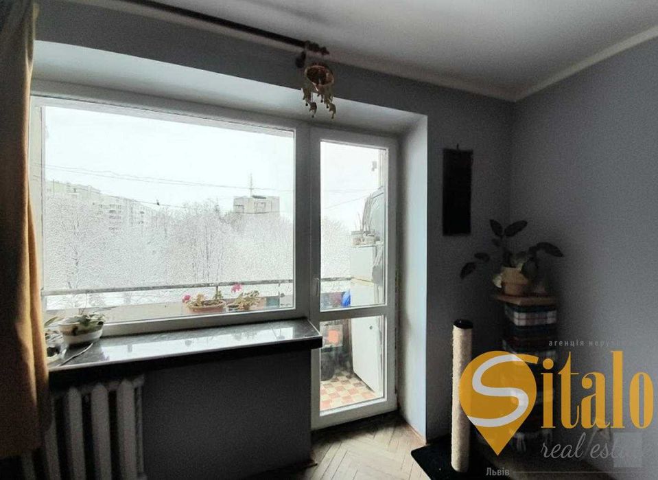 Продаж 2 кімнатної квартири в цегляному будинку, вулиця Панаса Мирного