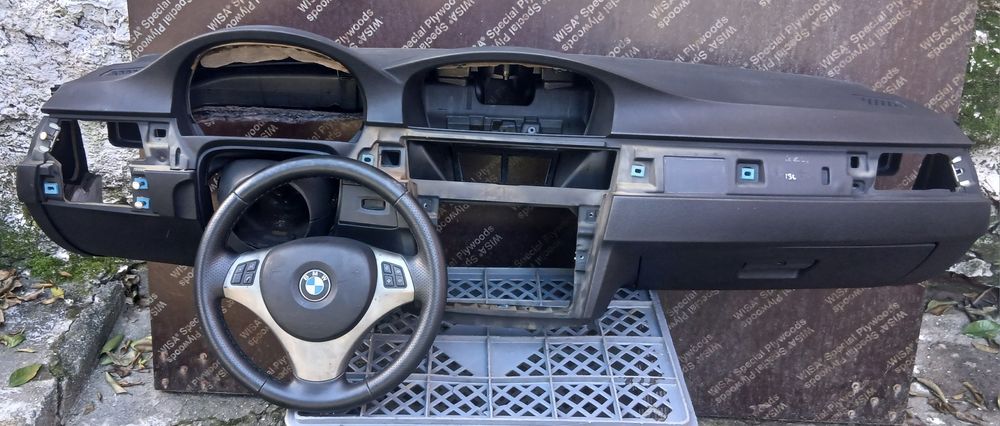 Tablier  com airbags gps bmw e90 e91 e92