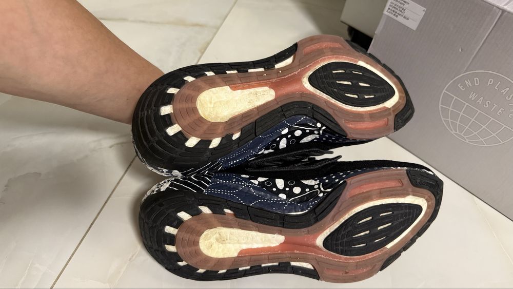 Кроссовки Adidas ultraboost, 26,5 см