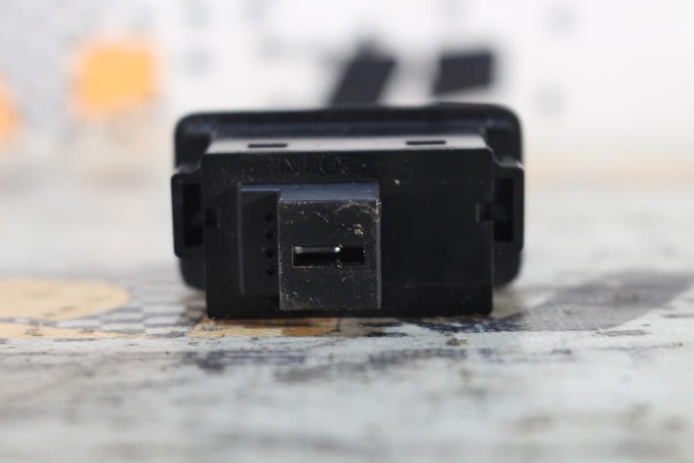 Botão / interruptor electromecânico / relé AUDI A6 (4G2, 4GC, C7)