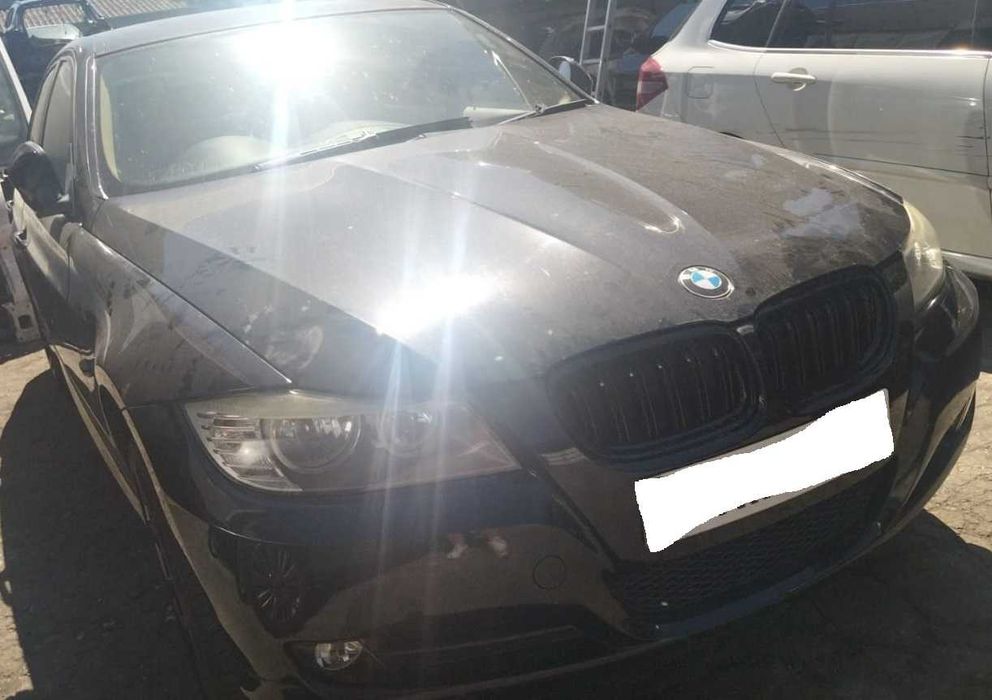 BMW E90 LCI 320 i 2011 | PARA PEÇAS |