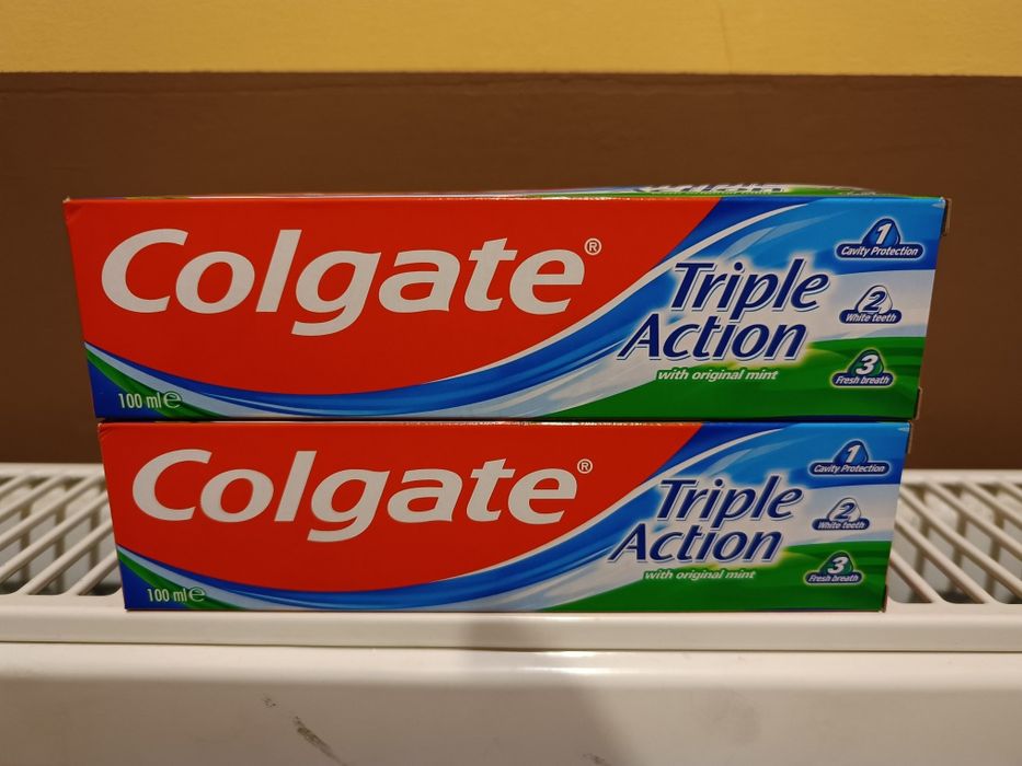 Zestaw 2 sztuk pasty do zębów Colgate Triple Action 100 ml