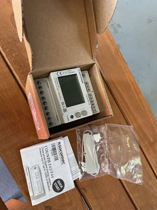 Nowy licznik energii Socomec e44