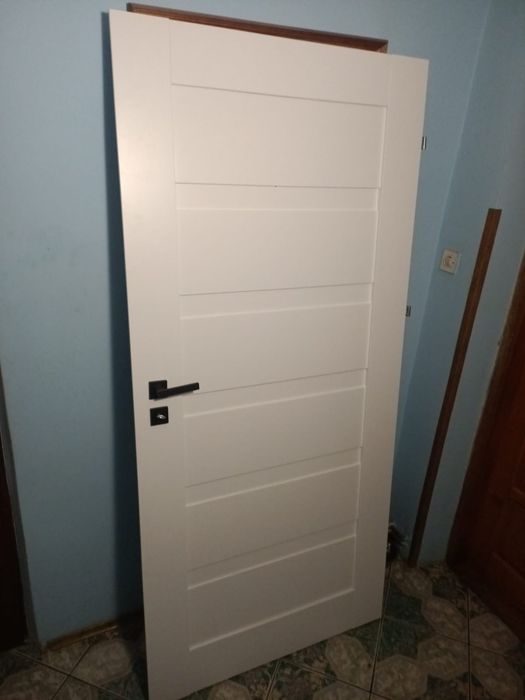 Drwi 90cm  z zamkiem,klamką i zawiasami