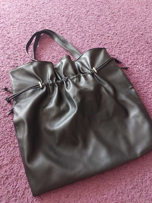 Czarna torba shopper miękka reserved