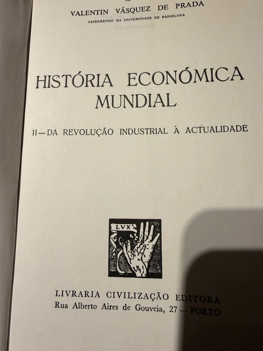 2 livros “ Historia Economica Mundial”
