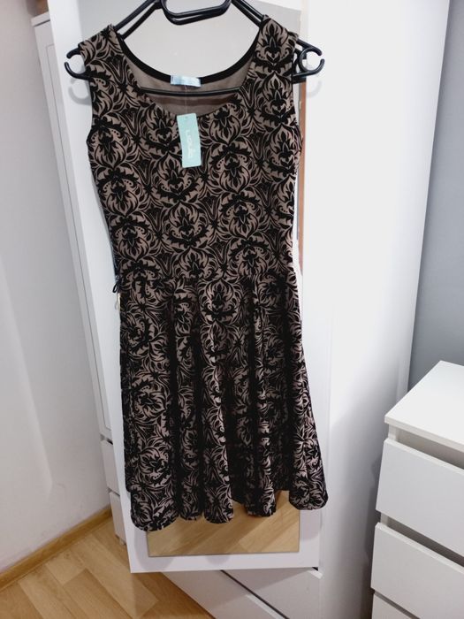 Elegancka sukienka do pracy biura S