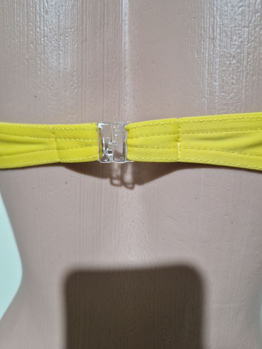 Biustonosz z kokardą żółty