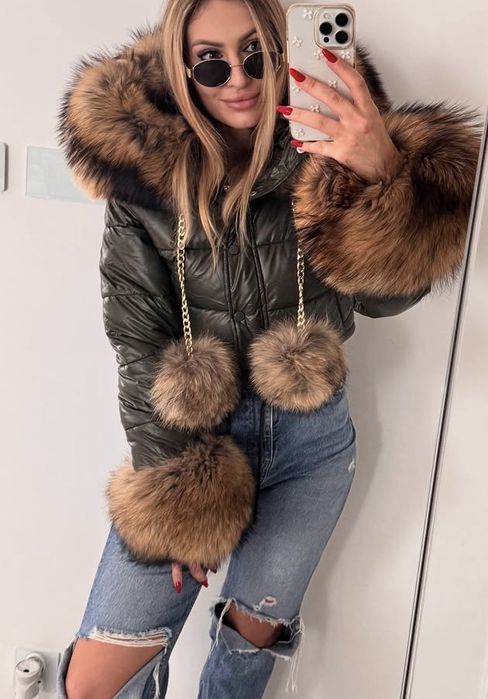 Kurtka futerko mankiety pompony