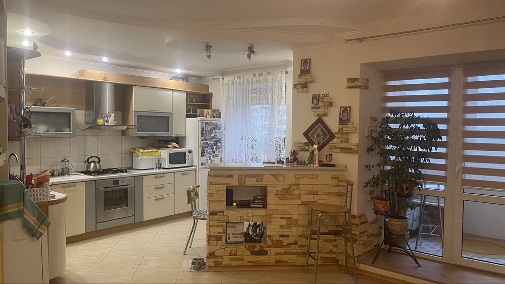 Продам 3-х комнатную квартиру в Центре