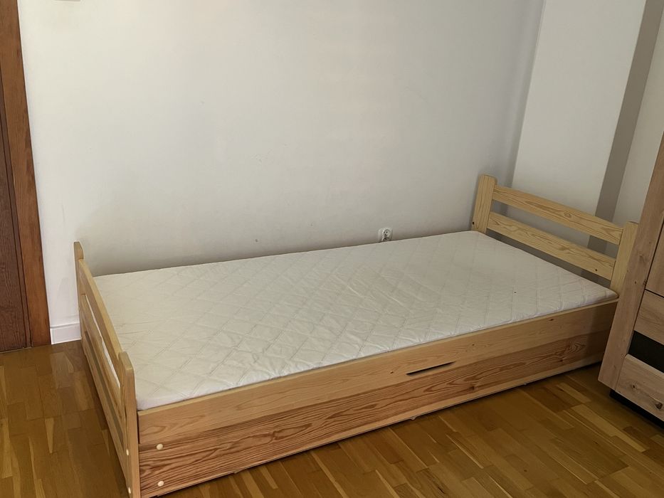 Łóżko sosnowe 90x200