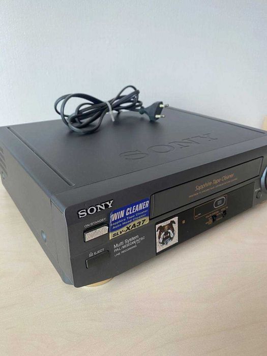 Продам відеомагнітофон SONY SLV-XA37