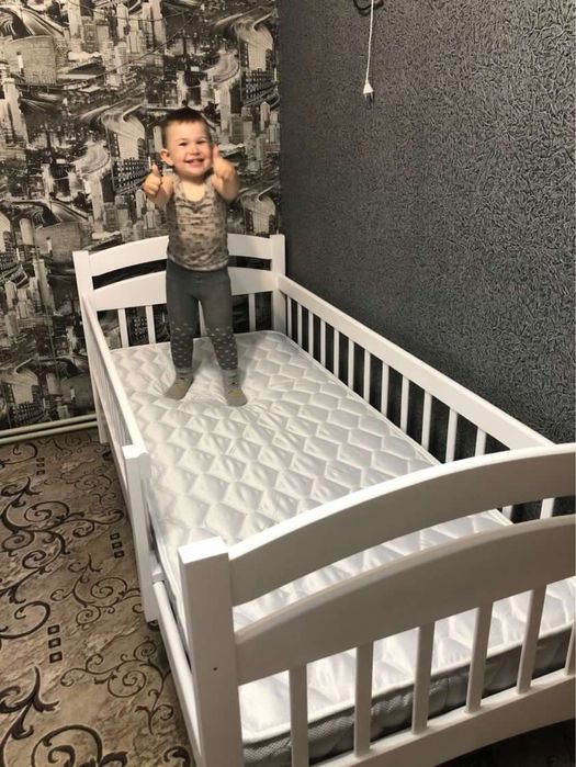 Дитяче ліжко 80х160 та 80х190 з дерева вільха, під лаком та білі