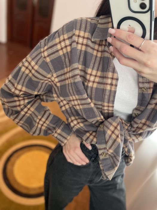 Жіноча сорочка в клітинку