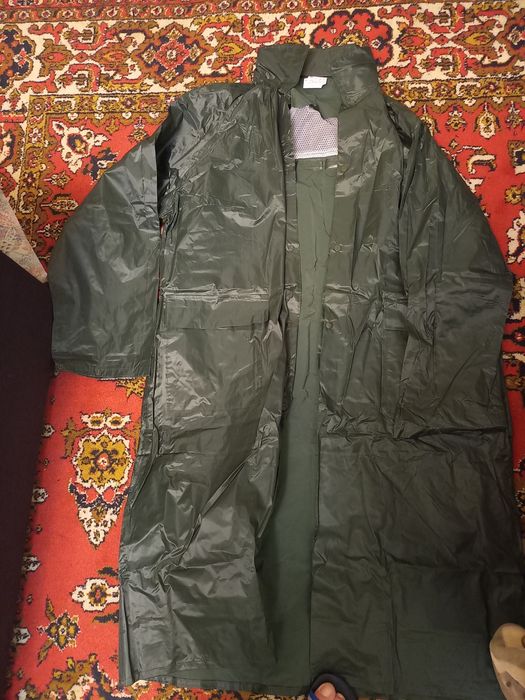 Дощовик плащ (зелений) XL

Надійний і міцний плащ-дощовик із нейлону і