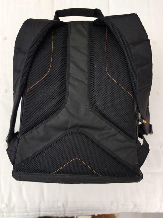 Mochila Fotográfica Case Logic SLRC-206 para Câmara Reflex e Portátil