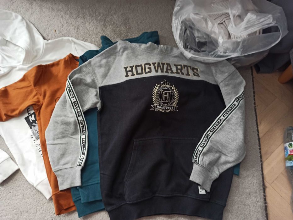 Zestaw czterech bluz h&m dla chłopca rozmiar 146 na 152 cm