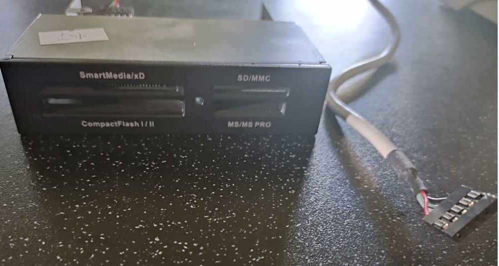 Smart Media, SD, MMC, CF, MS Card reader.