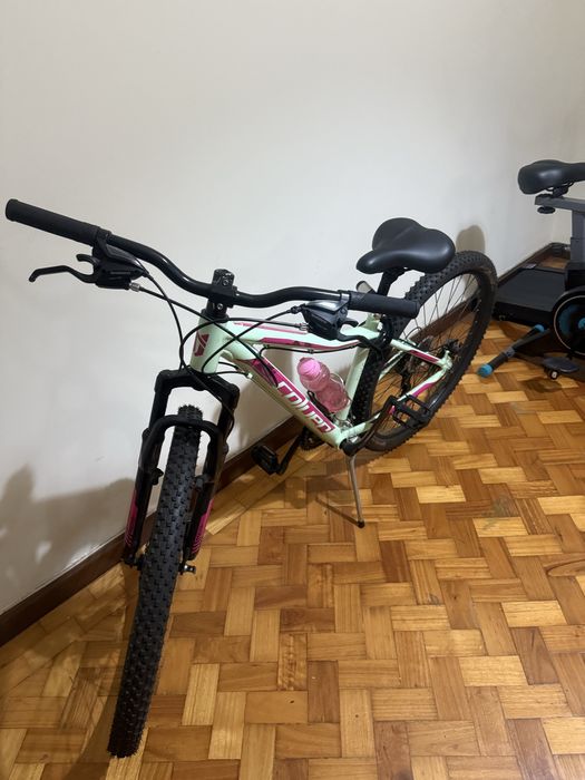 Bicicleta nova unica dona excelente estado de conservaçao