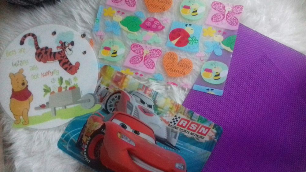 Stolik na nóżkach drewniana taca akcesoria kuchenne