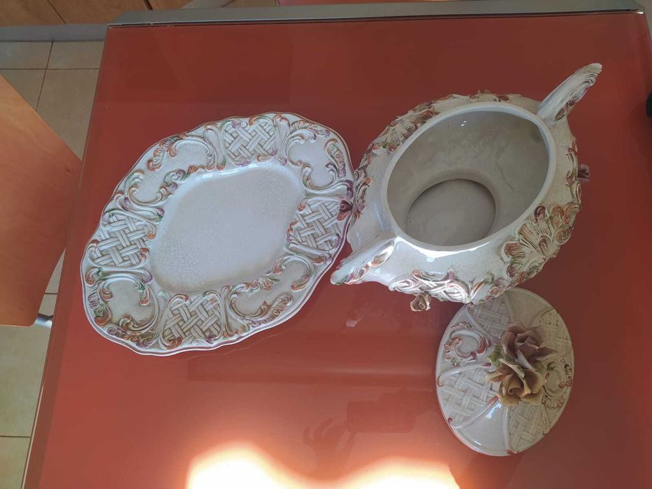 Centro de mesa em Loiça64873955595523122